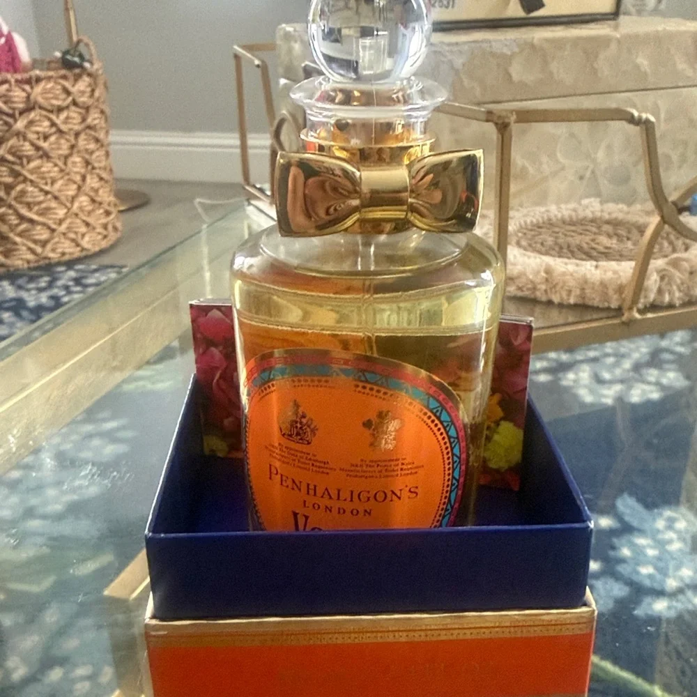 Penhaligon's Vaara Eau De Parfum Spray (Unisex) - Picture 5 of 16